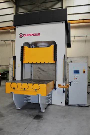 Pressa DHS installata in officina